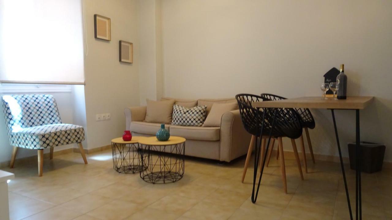 Elegant And Comfortable Apartment In The City Center Ermoupoli Exterior foto