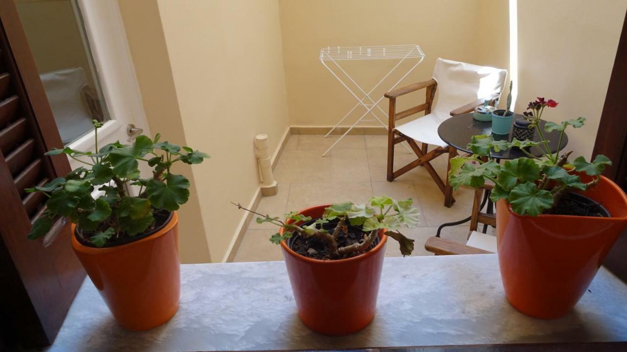 Elegant And Comfortable Apartment In The City Center Ermoupoli Exterior foto